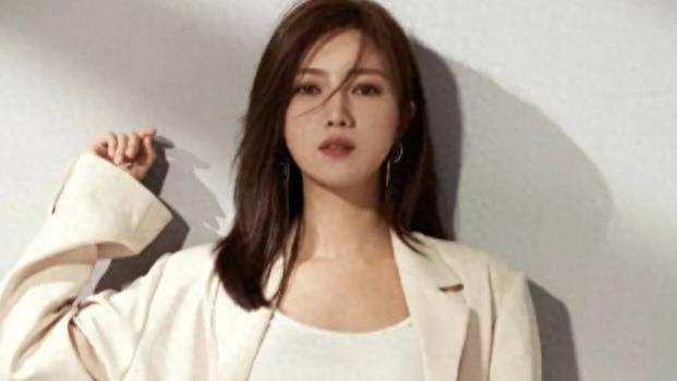 傅晶：演15次女主不红，48岁美出新高度