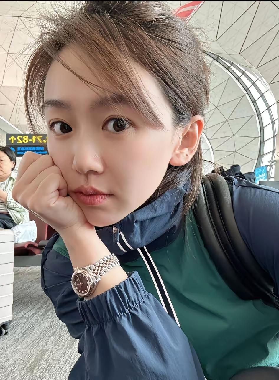 老公跳槽到字节跳动，我没告诉朋友！上周表妹办归宁宴，远房姑姑说前天在商场看见