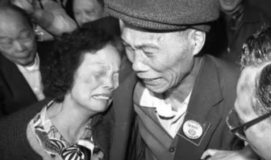1988年台湾老兵携妻女回家看望原配妻子，原配妻子在看到老兵以后直接打开大门说：