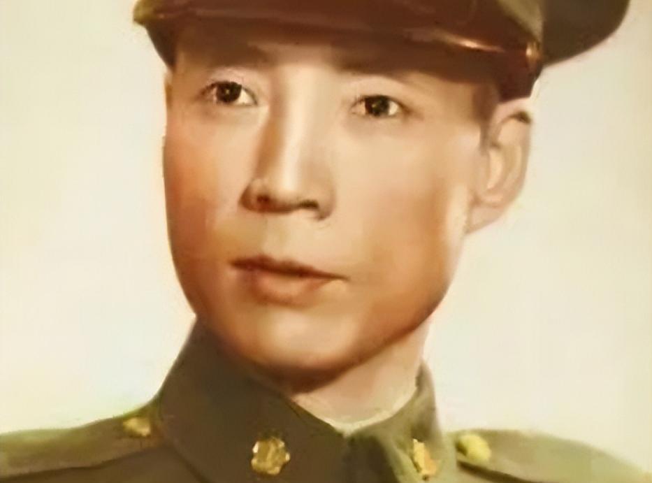 1947年，杜月笙包场大戏院，淞沪警备司令宣铁吾带着姨太太入场时，杜门子弟无人理