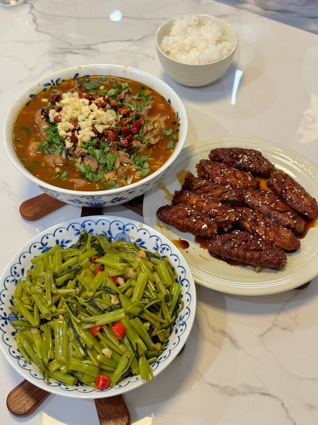 妹妹做的晚饭🥗我做的咖啡☕️