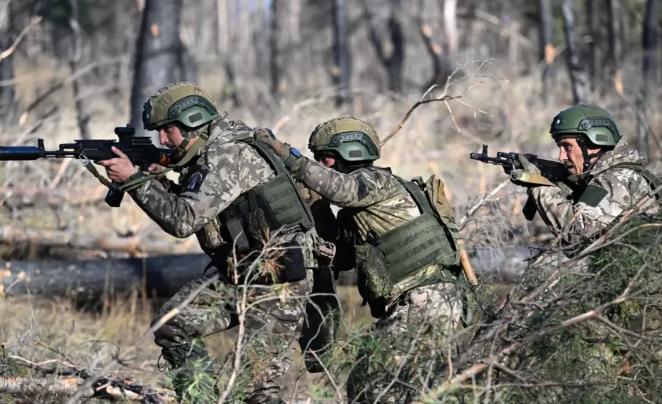 沸腾了！顿巴斯战场传来了颠覆性消息！之前还一直争论乌克兰要不要割地求和，现在看来