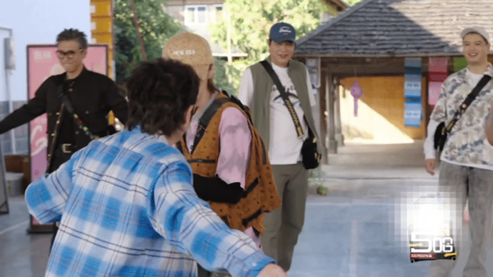 鹿晗忘记队友了哈哈哈哈哈比起那些刻意制造的队友矛盾桥段，这段更自然，鹿晗的投入