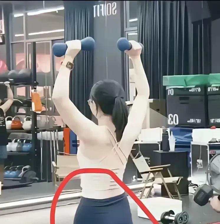 不知梁女士后悔不！一夜之间，由别人羡慕的人生赢家，父母骄傲的资本，变成了红杏出