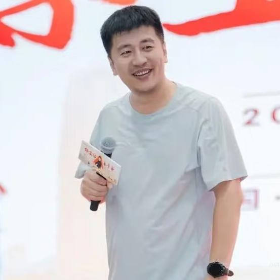 说句实话，张雪峰被封一点也不冤，我表姐学的就是汉语言，工作特别好找，进一步可