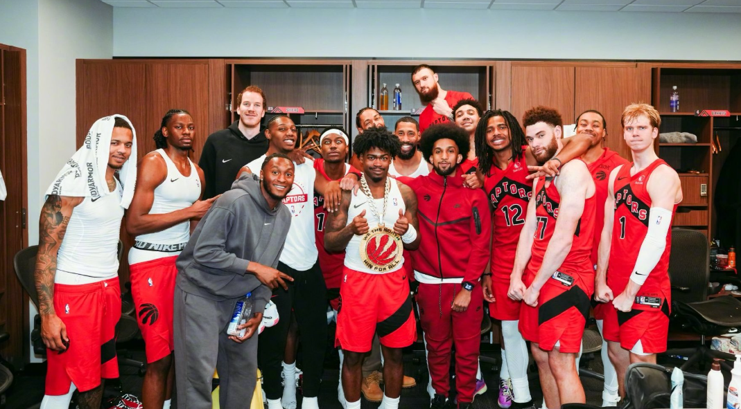 猛龙球员每个人都有自己的优点，根本是没用好，导致的现在这个样真正的问题不是球