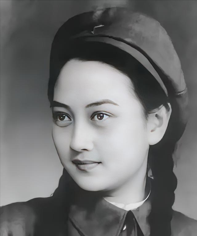 1966年，八一厂已经很乱了，当时厂里私底下流传着一句话：“男的，不如女的，老的