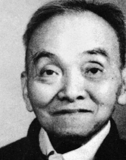 1949年，范纪曼被捕，不久被判处死刑！在行刑前一天晚上，他突然对看守说自己肚子