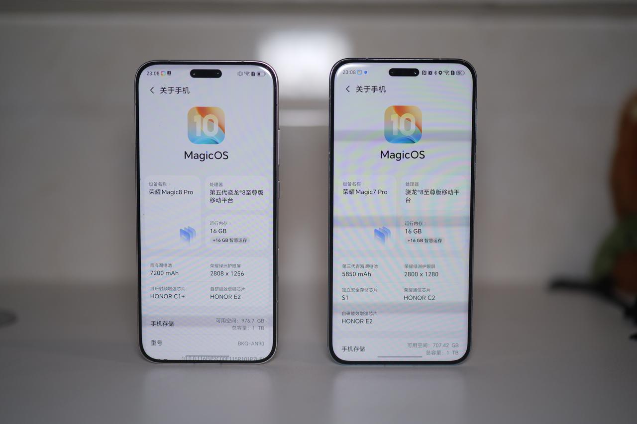 很多人因为荣耀Magic8Pro是等深微曲面屏而不喜欢他，我可以负责的说，这玩