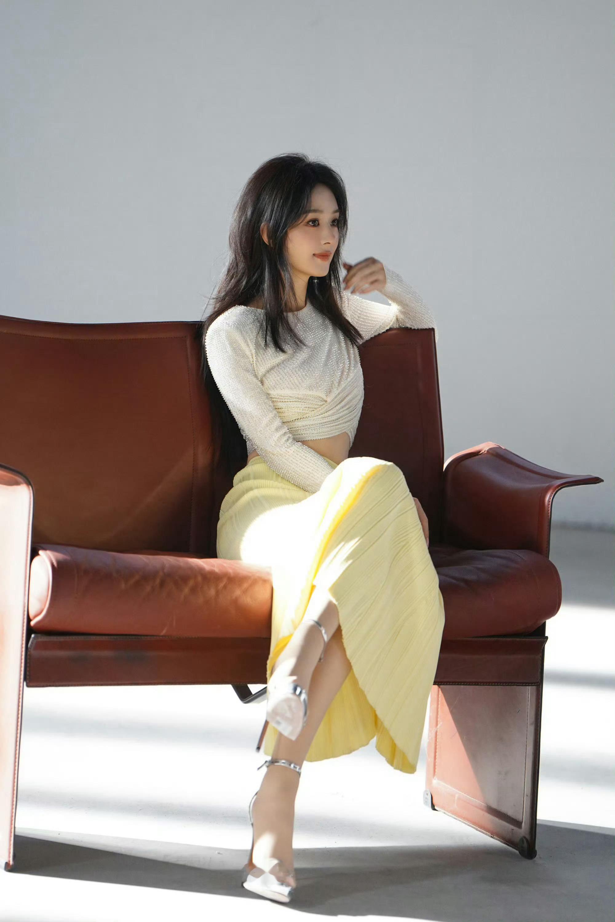 赵丽颖肉丝美腿