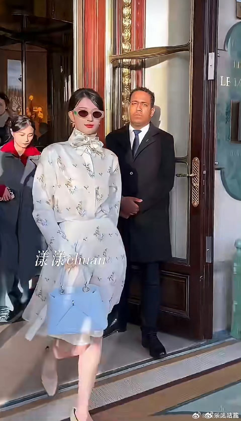 王楚然巴黎时装周裙妆王楚然穿裙子美成啥了王楚然你美啥了