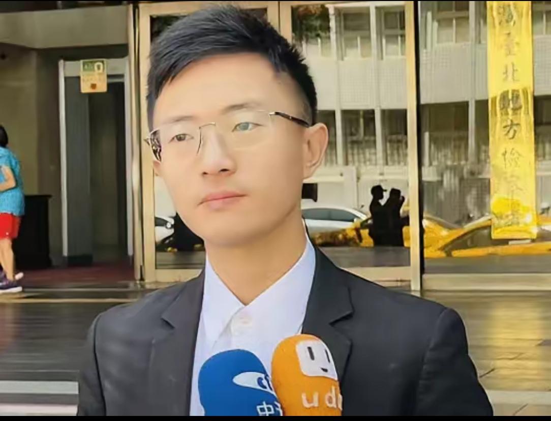 7月4日，台湾新党台北市议员侯汉廷说：所有台湾人都应该支持两岸和平统一。统一后我