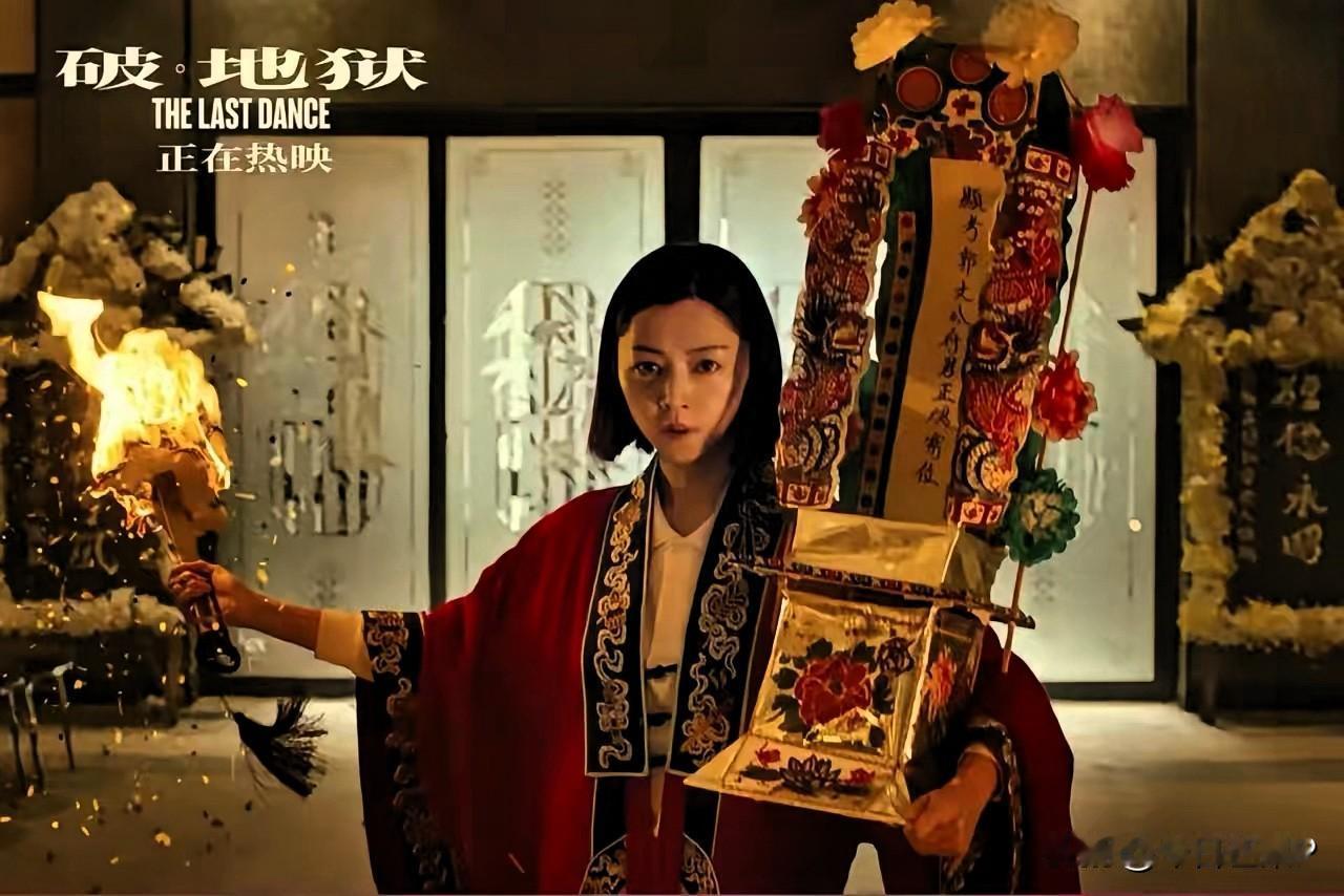 香港娱乐圈终于出了个可怕的演员，那就是卫诗雅。不是她拍戏嘴巴缝了50多针，而
