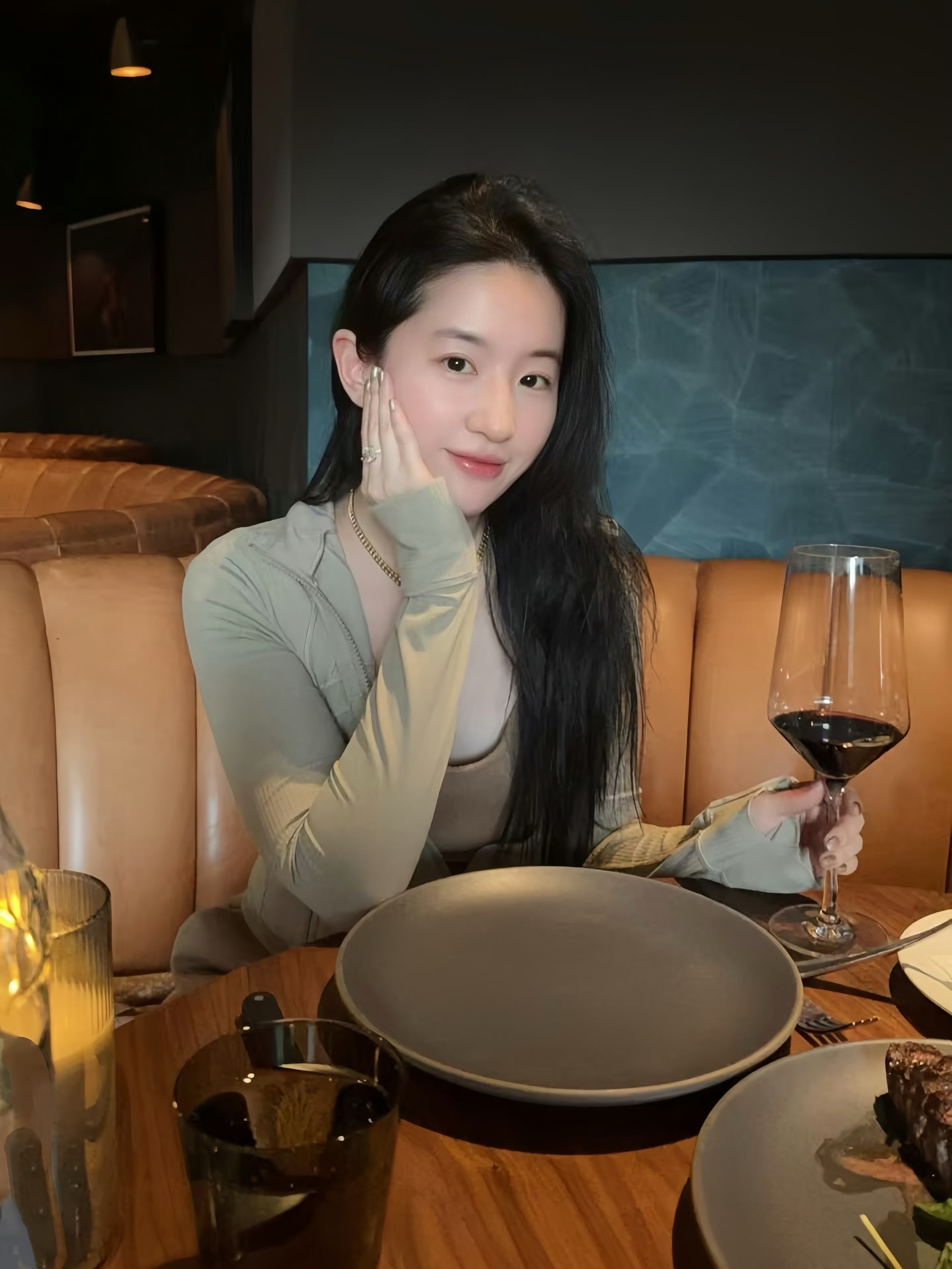 刘亦菲的旅游随拍好羡慕这种自由又有钱的生活