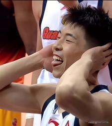 广东本赛季最失败的引援，除了营销就是找镜头，坑苦了杜锋！都知道崔永熙是杜锋钦