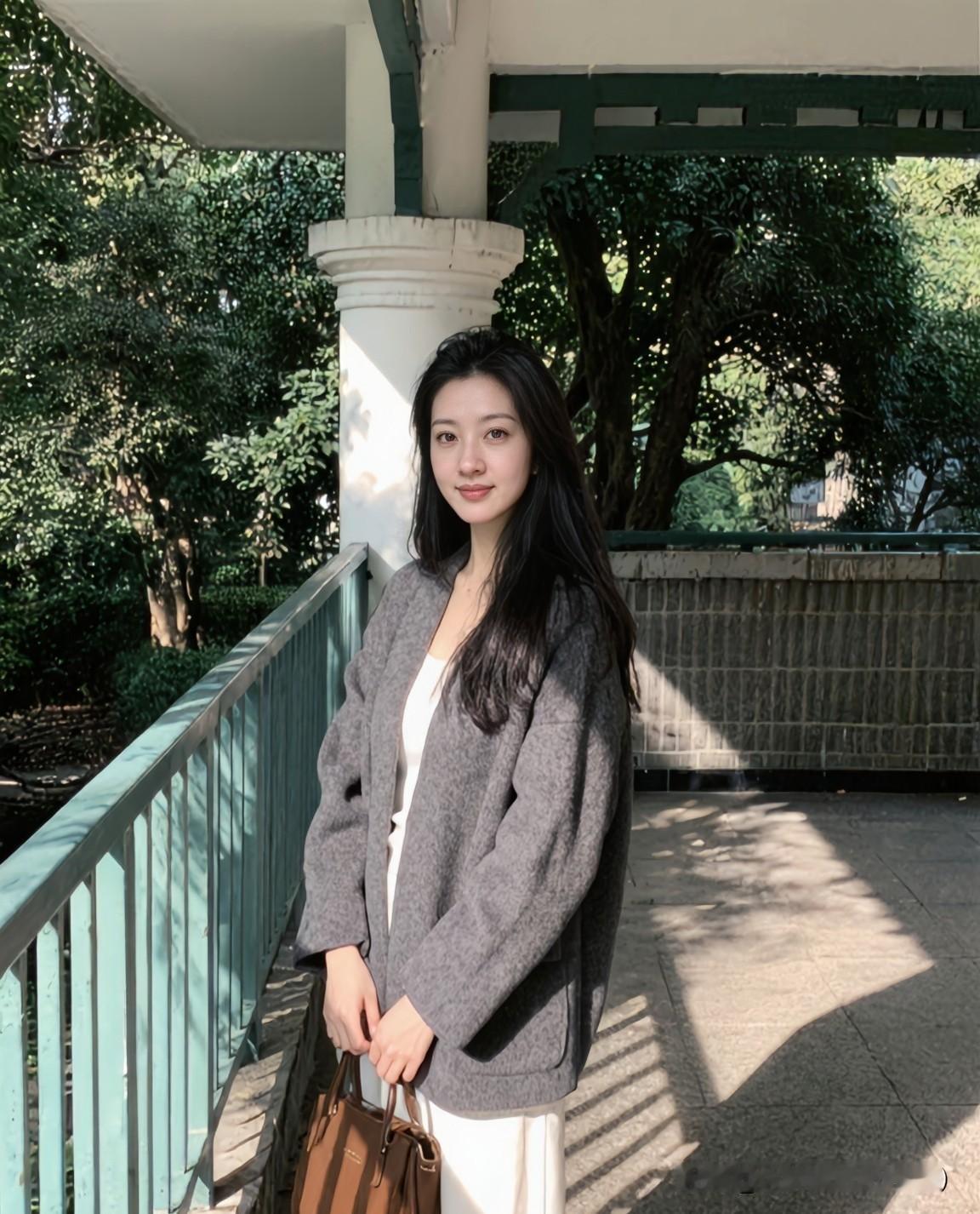 能遇到一个眼里全是你的人，真的太幸运了！当生活和工作压力让你觉得必须时刻坚强