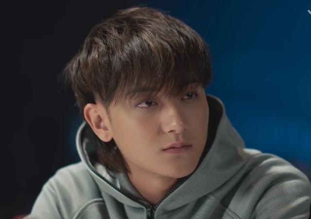 黄子韬的父亲是青岛有名的富豪，去世前给儿子留下了200多亿的财产；黄子韬无聊时，