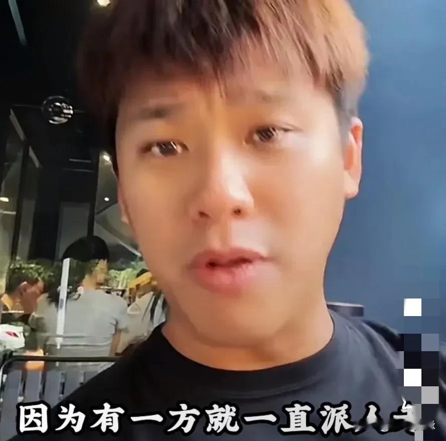 葛斯齐直播间回应S妈的深夜喊话沉寂了那么多天的葛斯齐终于忍不住开播质问S妈:你