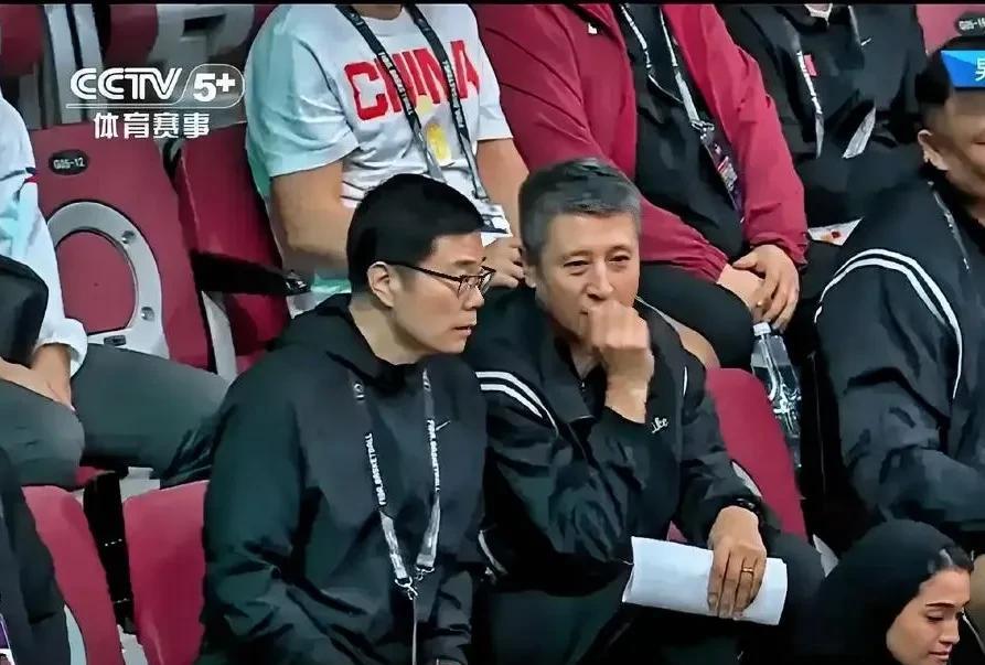 专家看走眼了，韩国男篮97-86淘汰黎巴嫩！郭振明和郭士强亲临比赛现场，见证韩