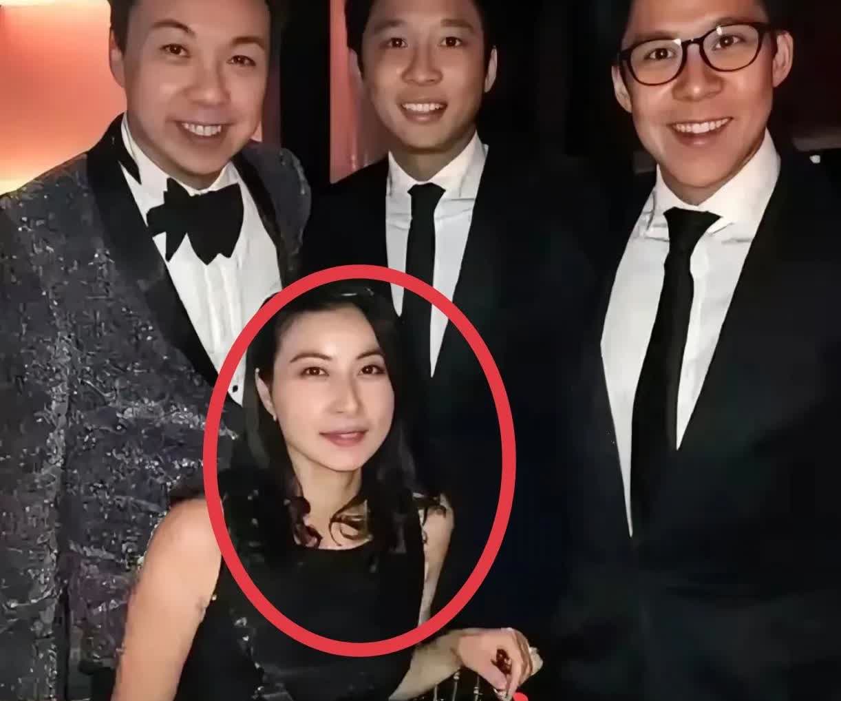 霍启刚估计怎么也想不到自家老婆竟是弟弟的白月光老婆郭晶晶嫁入霍家后，