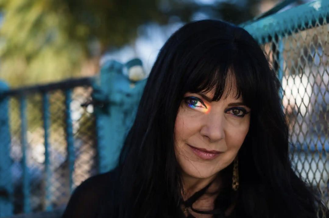 百倍的颜色分辨力，基因带来的变化有多么恐怖！ 意大利画家孔切塔·安蒂科就是这