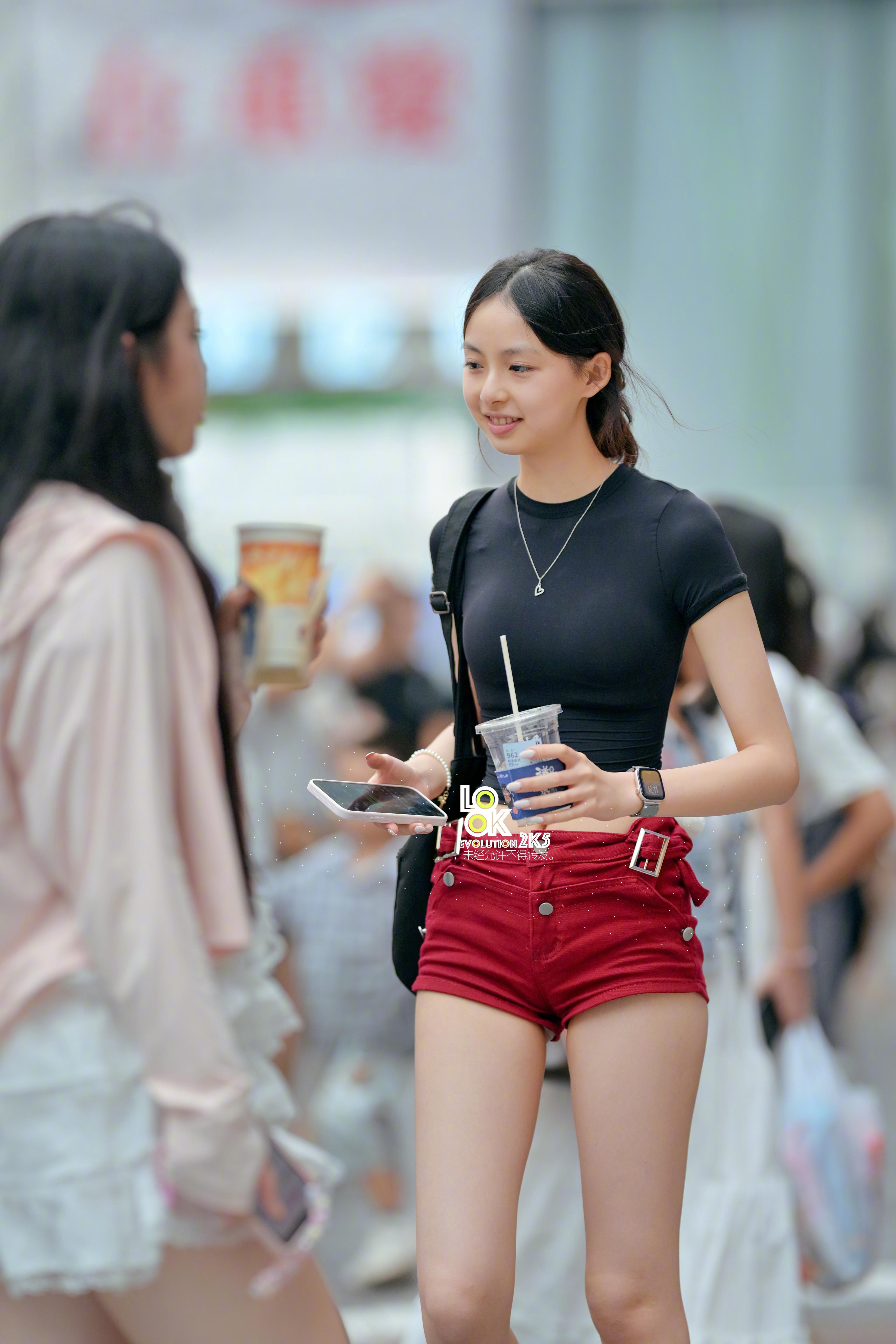简单的穿搭就好啦！​​​