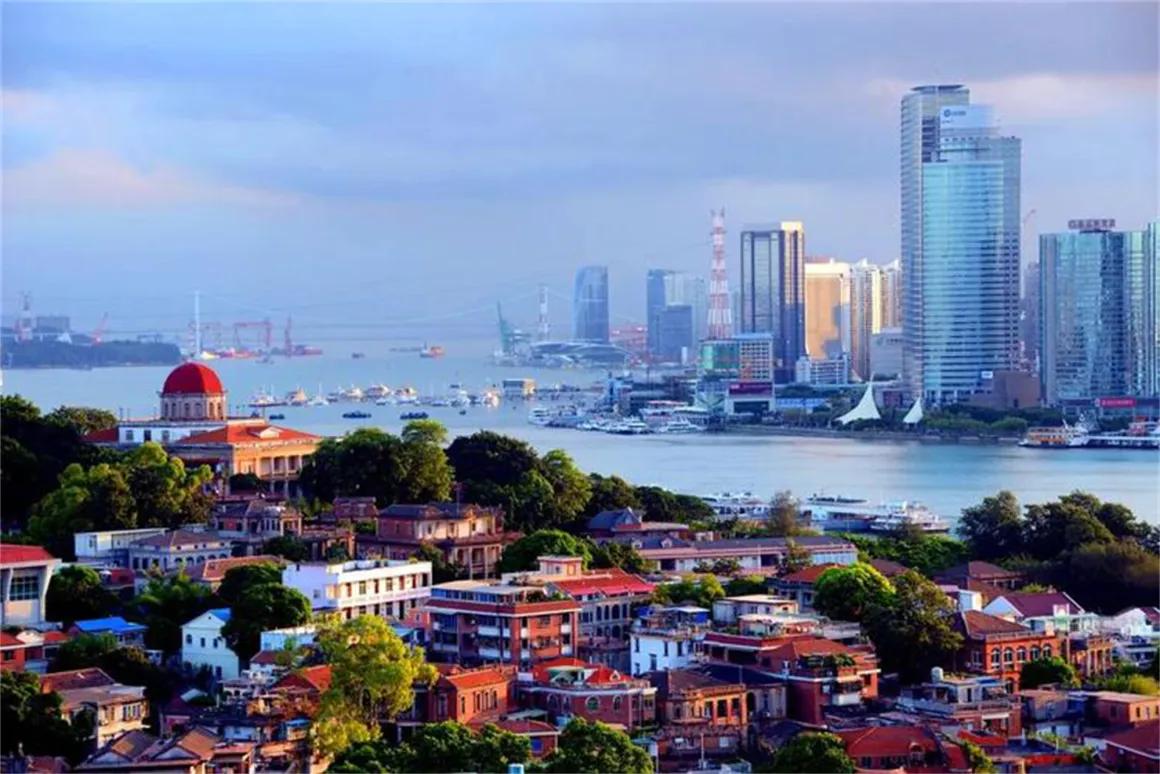 2025年10月，厦门思明区房价45661元；2025年10月，厦门湖里区房价