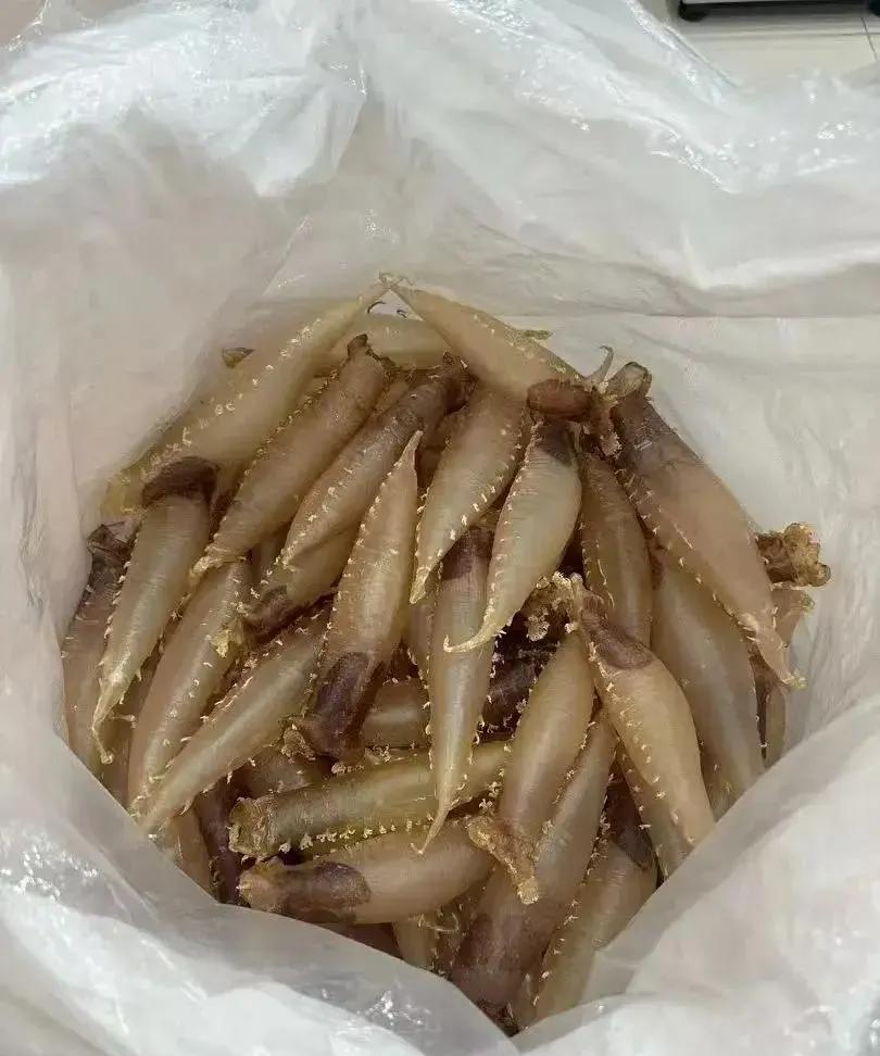 姨妈给我妈寄了一箱这个东东，我妈不知这是啥，特意发视频来问我，说实话！我也很懵圈