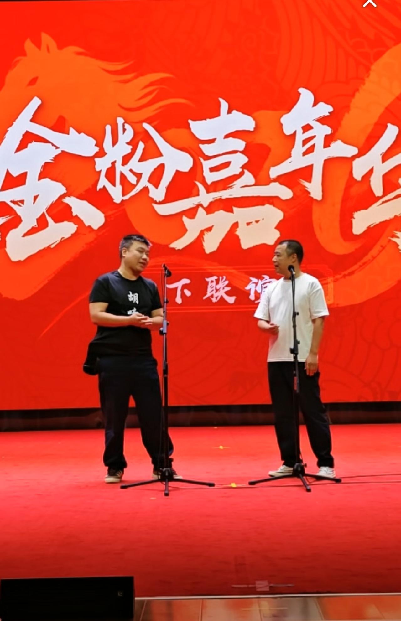 一直有人说金粉嘉年华就是钢黑聚集地，我觉得这样的认知太片面，可是单看金粉嘉年华这
