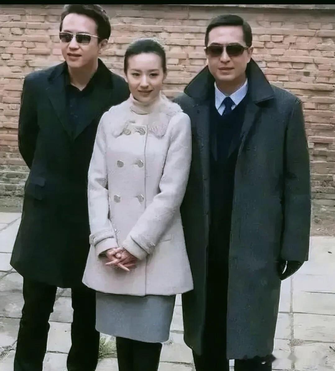 董洁40多岁了还是那么有气质，会保养有好的身材，不臃肿，不油腻，其实她的演技还不