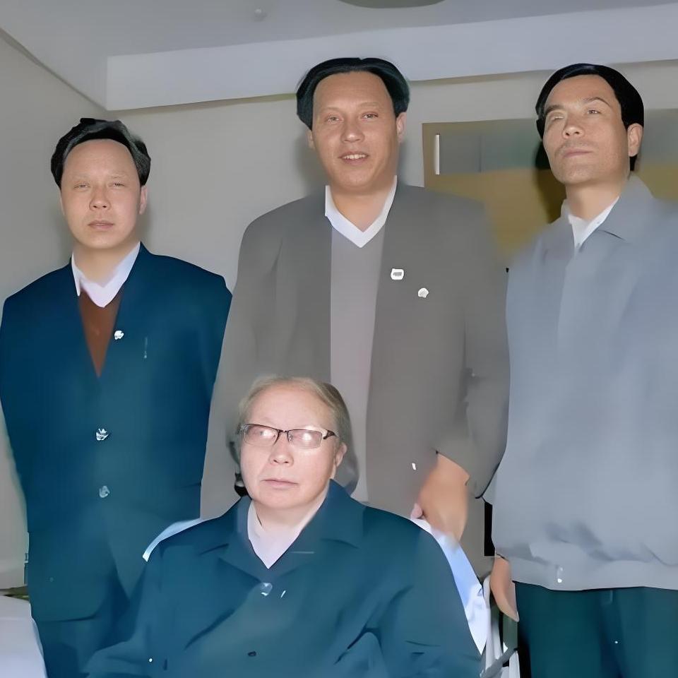 1991年，浦安修最后一次公开露面的镜头，彼时她身体已经很差了，正在疗养，然而她