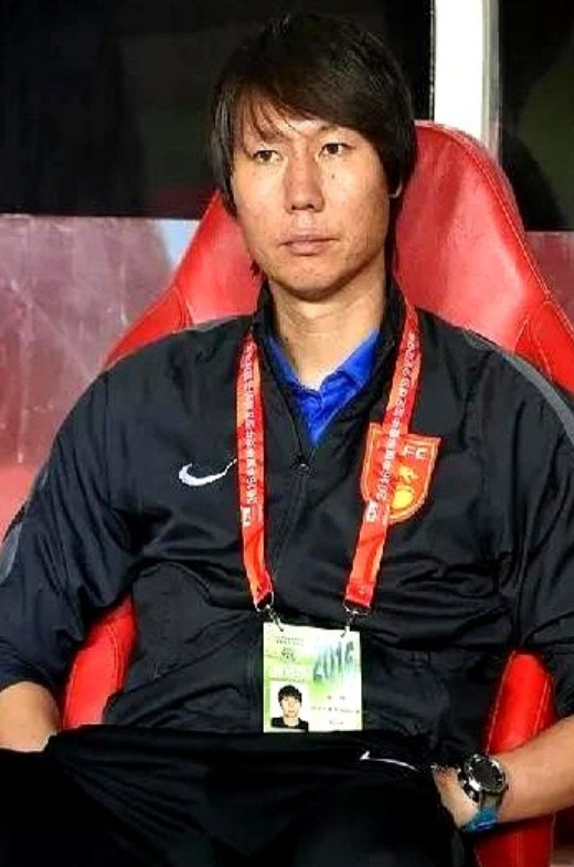 20年后李铁出狱时65岁了，到时已经符合退休年龄，李铁入狱前已经交够了15年社保