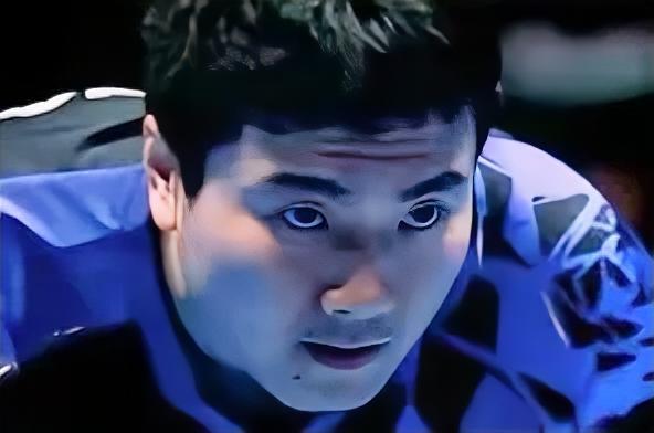网上都在喷王皓固执，死保梁靖崑。我反倒瞧出了这背后的职场逻辑。大胖这种人，放公司
