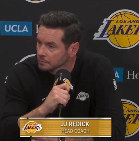 雷迪克简直疯了！指责八村塁：“他没有做好自己的工作，所以我把他换下场了。”