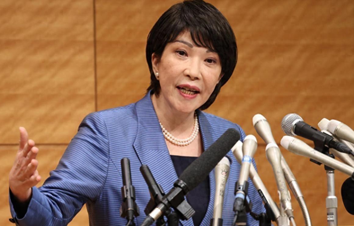 日本首相公开碰触红线，中国直接点名回击，中日关系再遇寒流。2025年10月底，