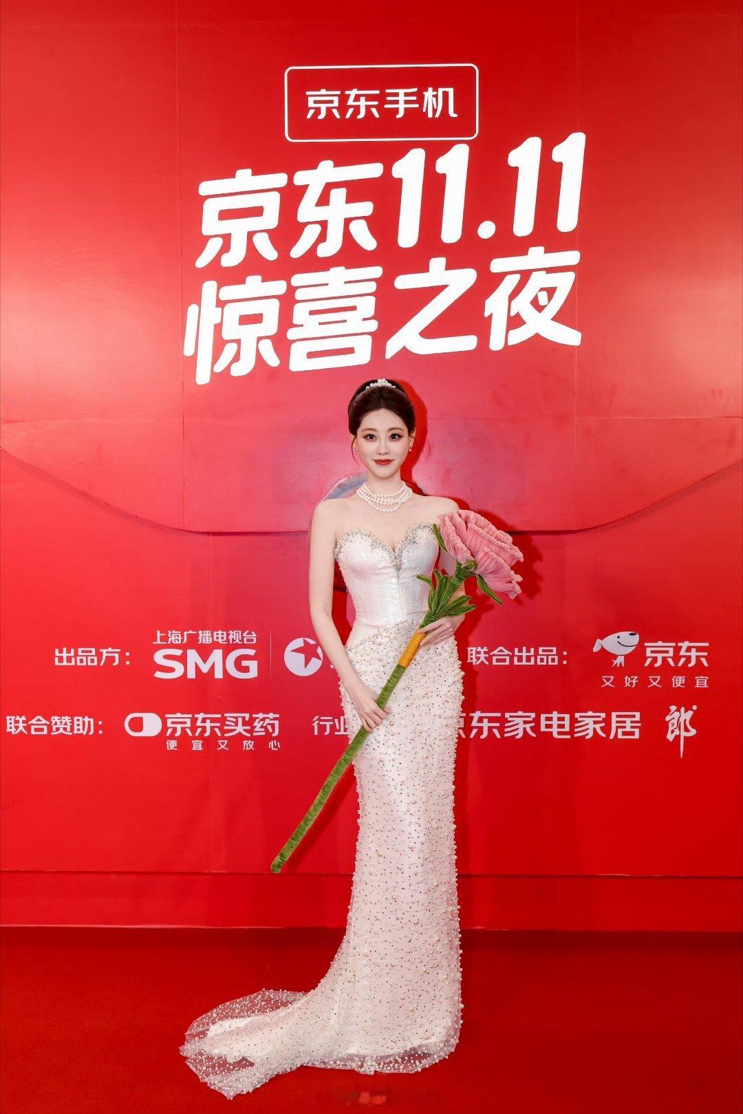 大大的粉玫瑰～祝绪丹美得发光！！