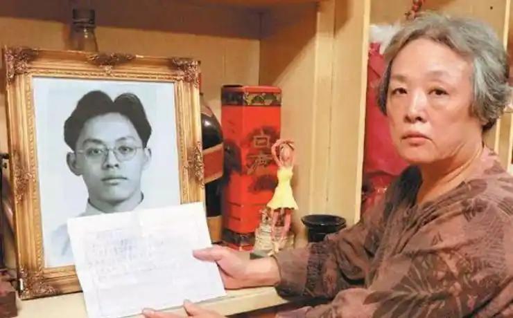 一个年轻士兵江国庆被枪决前咬牙切齿地诅咒说：“人不是我杀的，我是冤枉屈打成招的，
