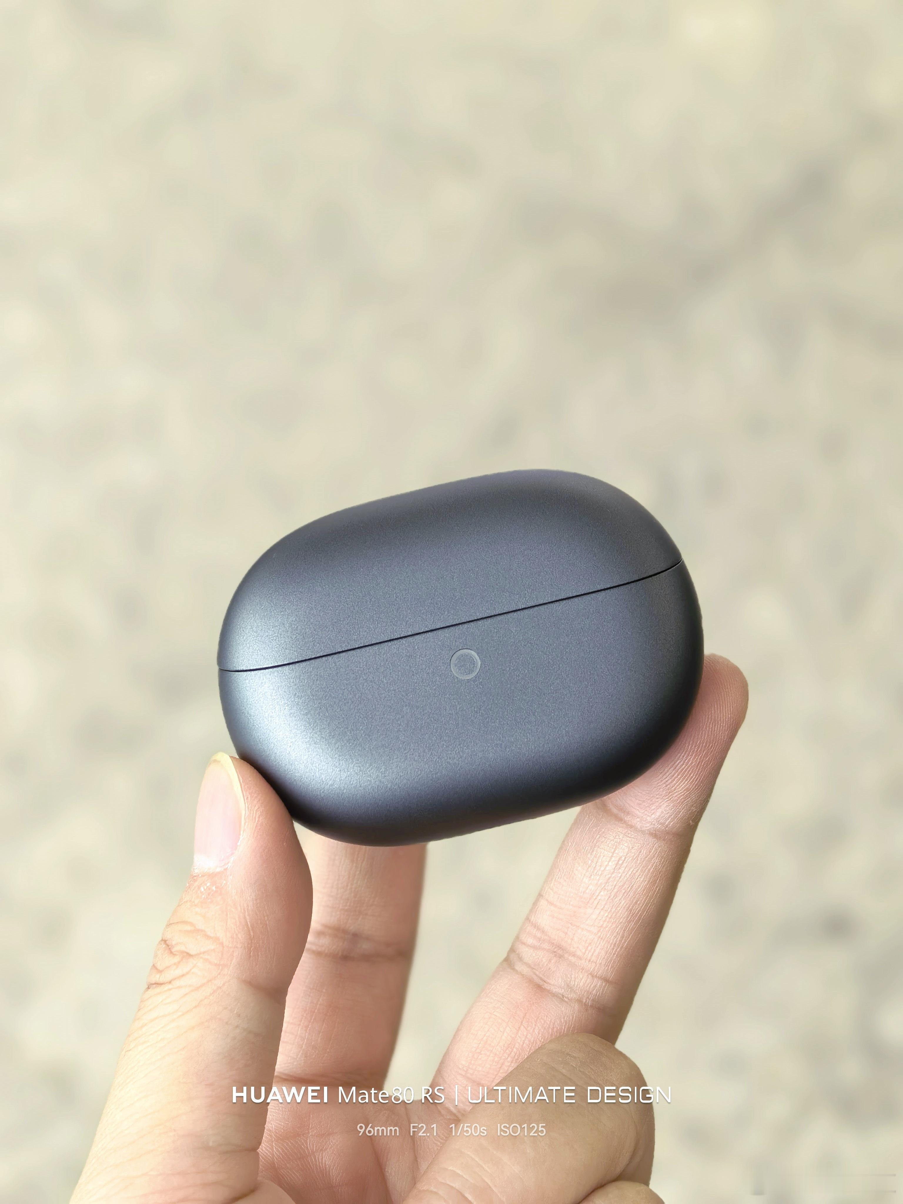 嘿嘿，给我的主力耳机换到了华为FreeBudsPro5啦！相比四代，升级很明