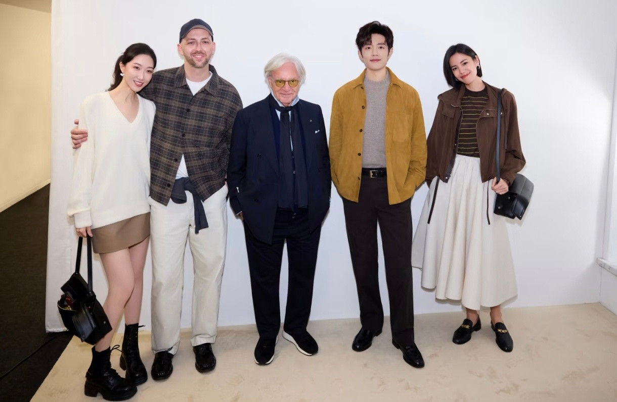 又有一张新合影！！！！