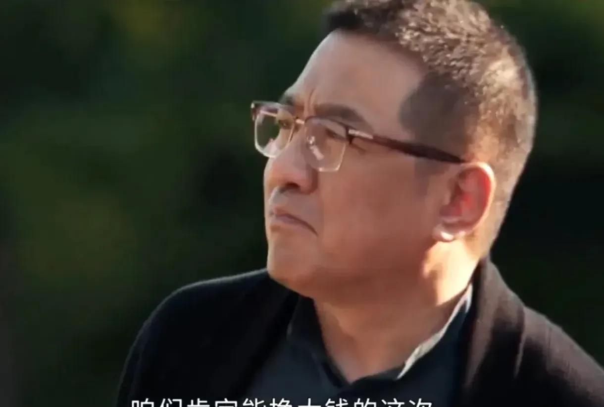 演员之间因为某部片子合作的愉快会继续互相召唤搭档，可能也会互相推荐，有角色一起演