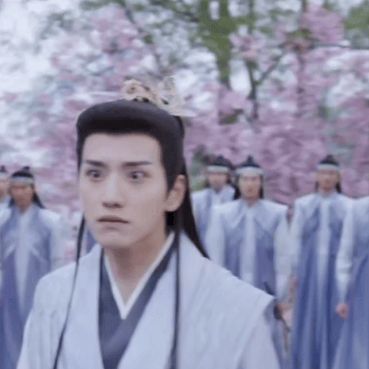 王弘毅要取代张凌赫播剧就出表情包的地位了