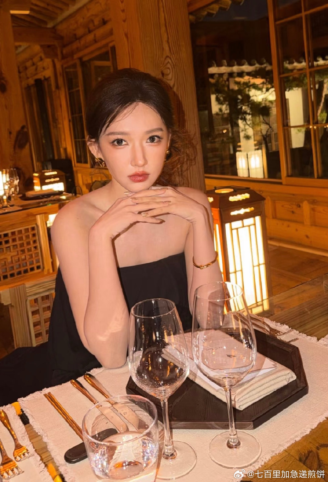 程潇李栋旭Cos品牌晚宴合照，奇妙的同框