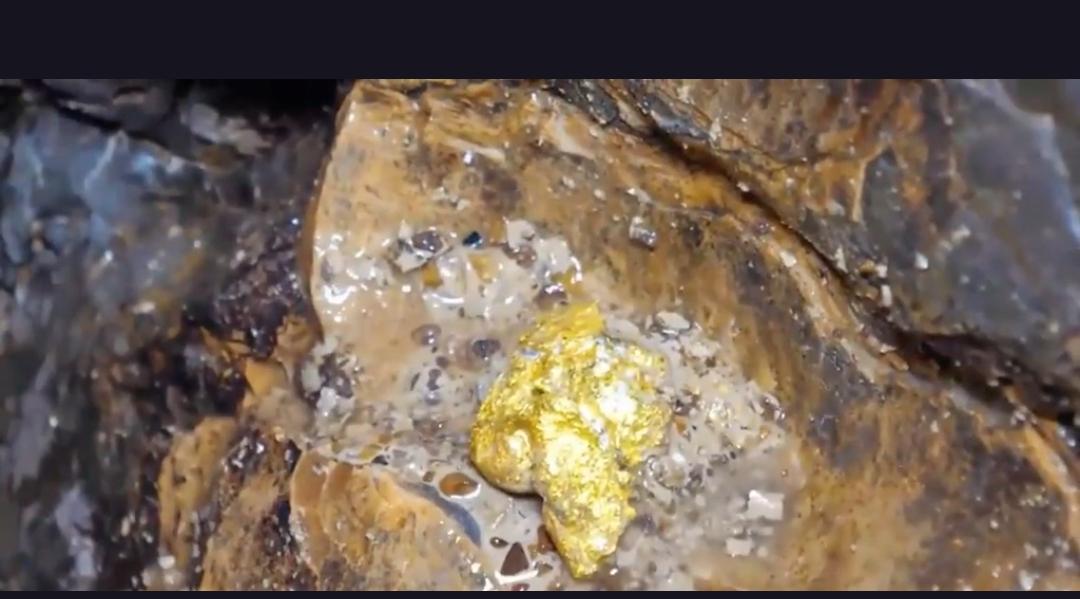 广西发现“金秀矿”：一种前所未见的矿物，可能改写找矿地图最近，中国地质科学院