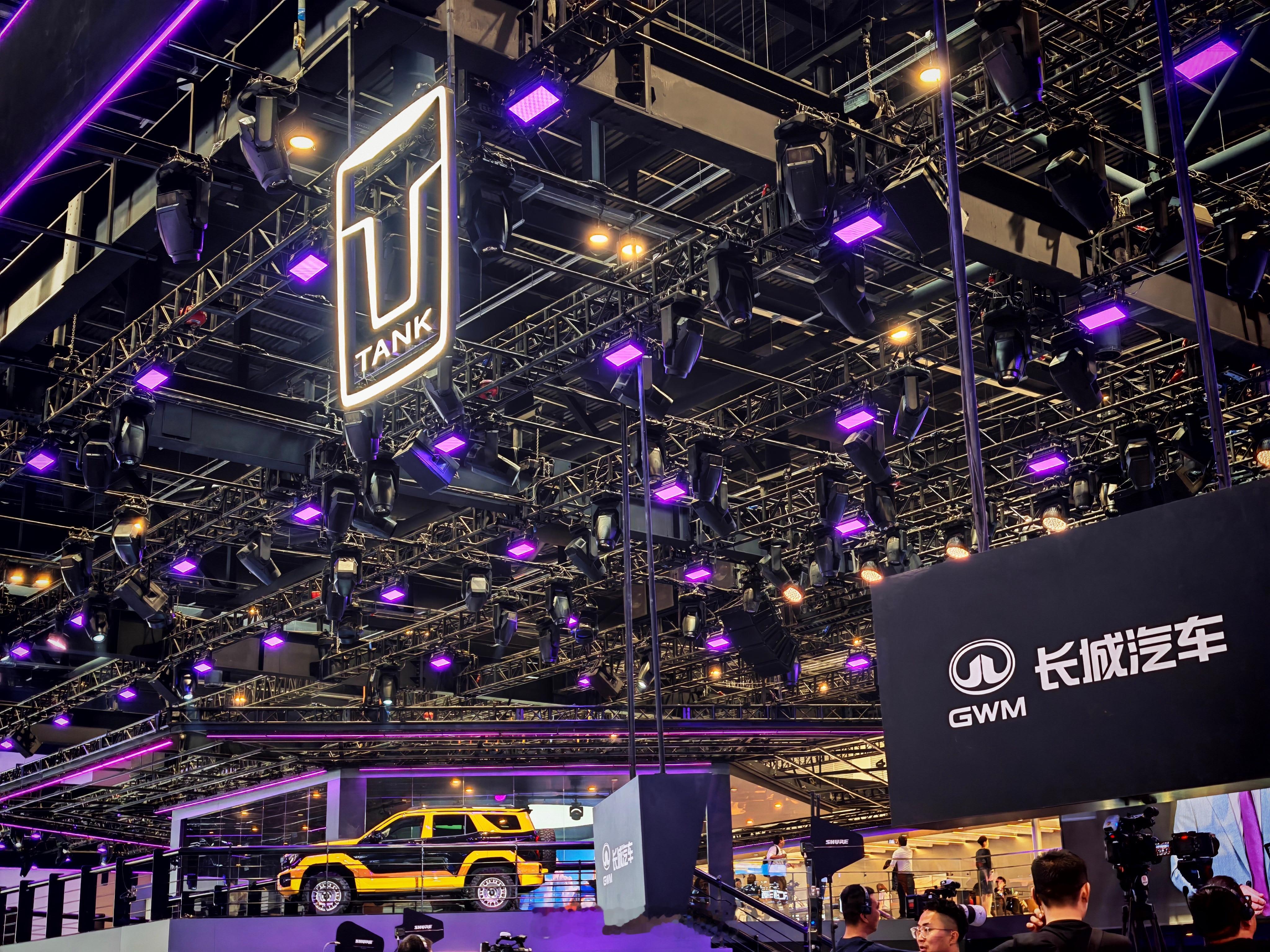 在北京车展坦克品牌日，坦克CEO毫不避讳地提到行业现状：减配成风、同质化内卷。