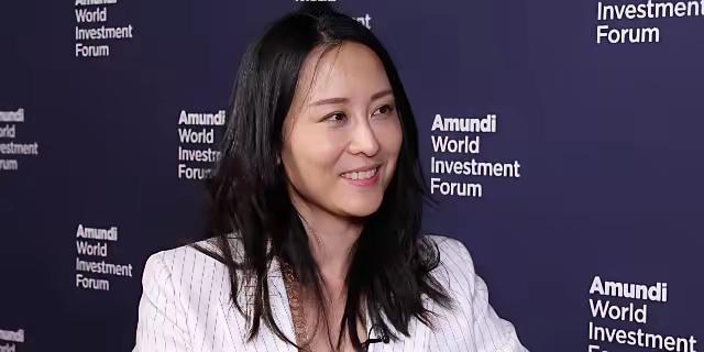 海归金刻羽火了，项立刚曾对金刻羽的点评更是一语道破！海归金刻羽对中国经济指点江山