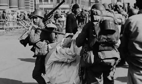 为什么日本经常侵略别国领土，而他们的领土千年来都很少被人打进？ 早在663年