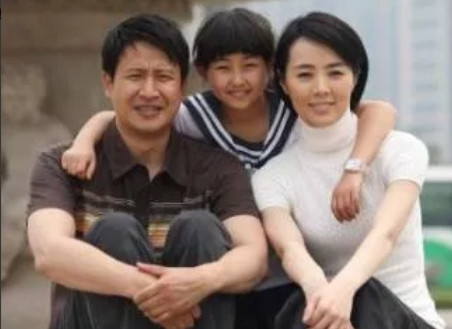 2004，35岁的张国强工资才3500块，妻子无法忍受就提出了离婚：“在你身上我
