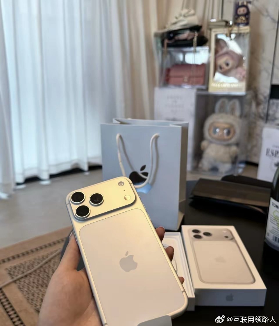 总有人说，花一万块买苹果手机的，都是崇洋媚外，就为了撑场面。但事实，或许并非如此