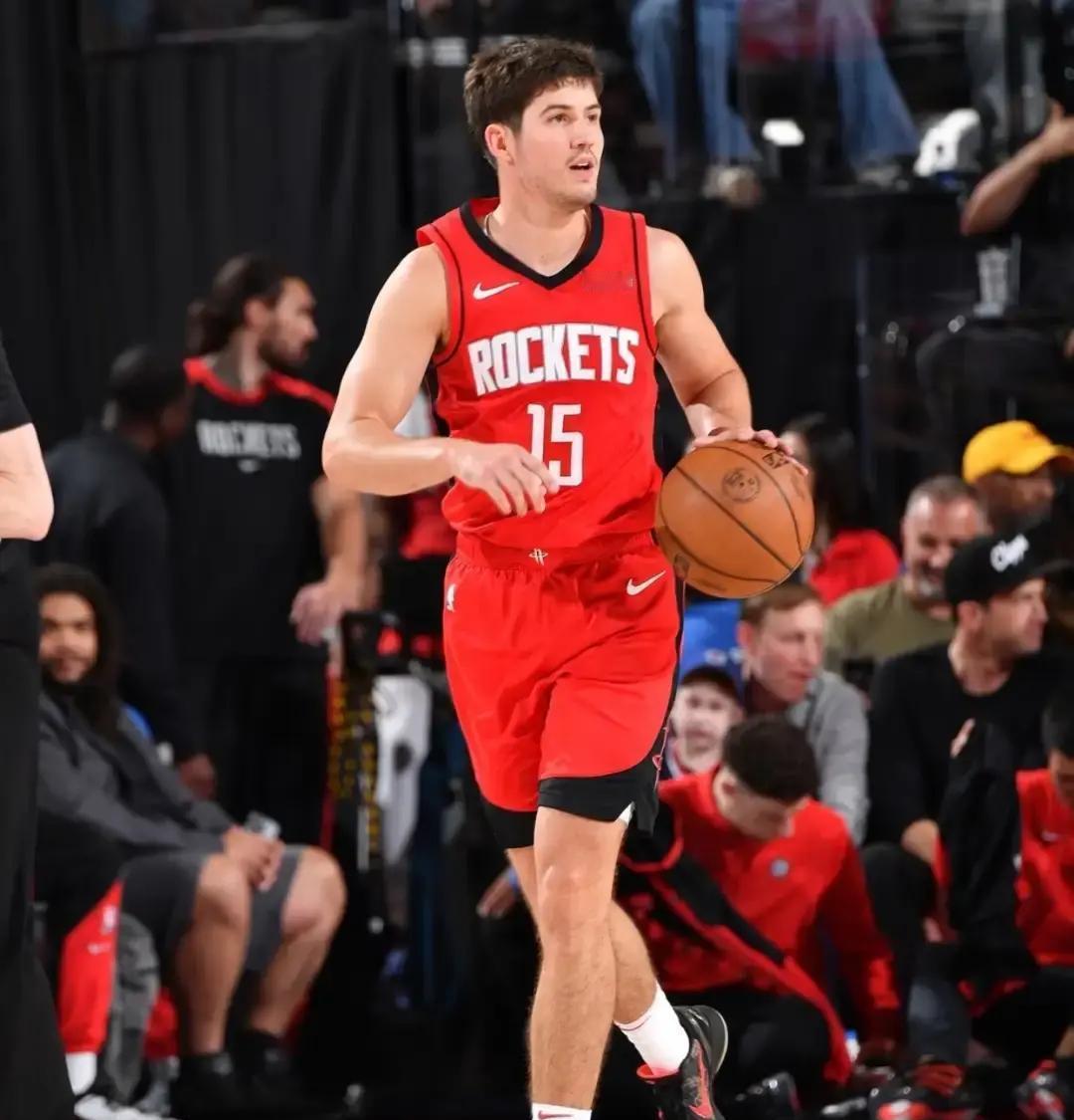 火箭队凌晨三点重启谈判，公牛队一个首轮签要求可能让交易瞬间崩盘。范弗里特受伤后