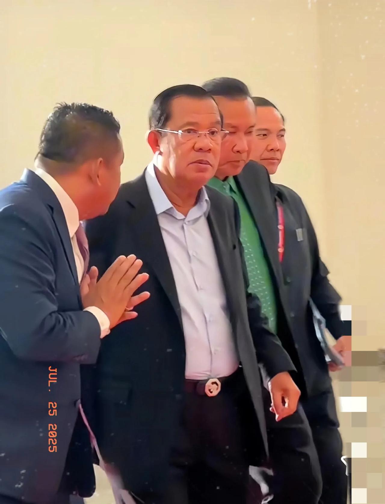 柬埔寨现在知道怕了，洪森政府已经紧急派出代表去找中国，美国以及其他国家驻柬埔寨文